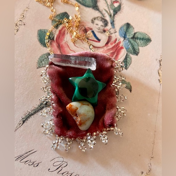 Stunning Velvet Amulet/Pendant Bag Necklace With Delicate Beadwork - OOAK - Picture 7 of 12